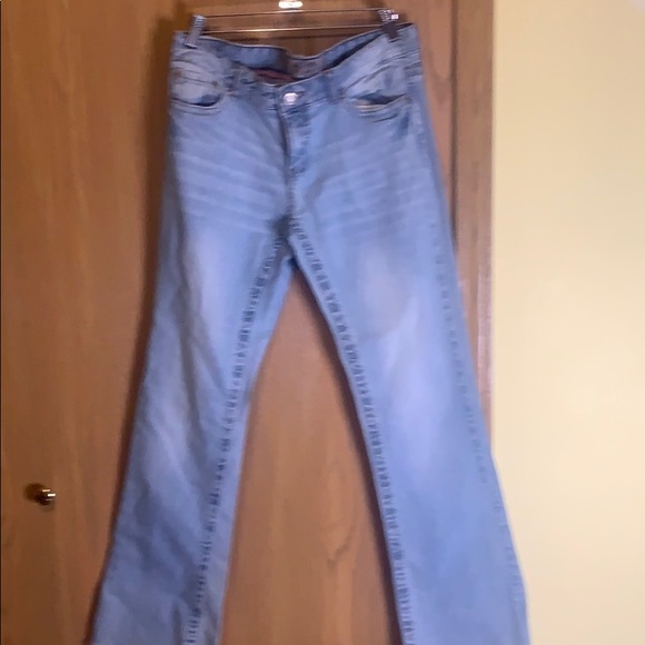 Rue21 Denim - Ladies jean with design on pockets
